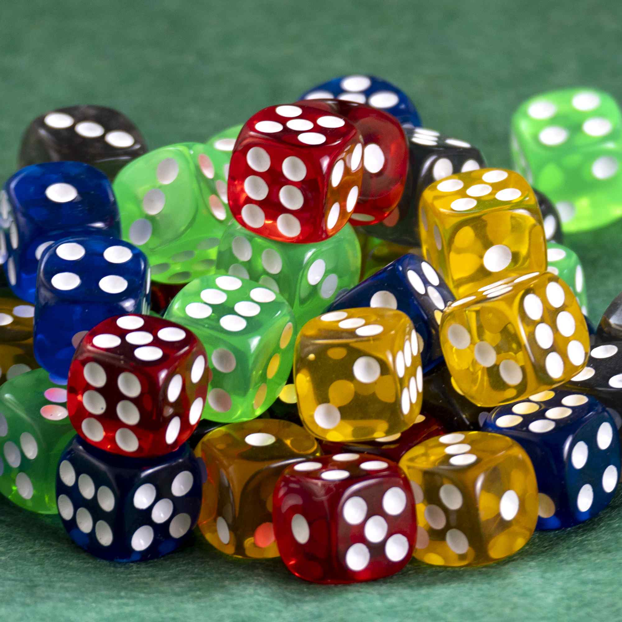 Dados 6 caras de 5 Colores Translúcidos Esquina Redondeados con Bolsa de Almacenamiento 50 unidades - imagen 5