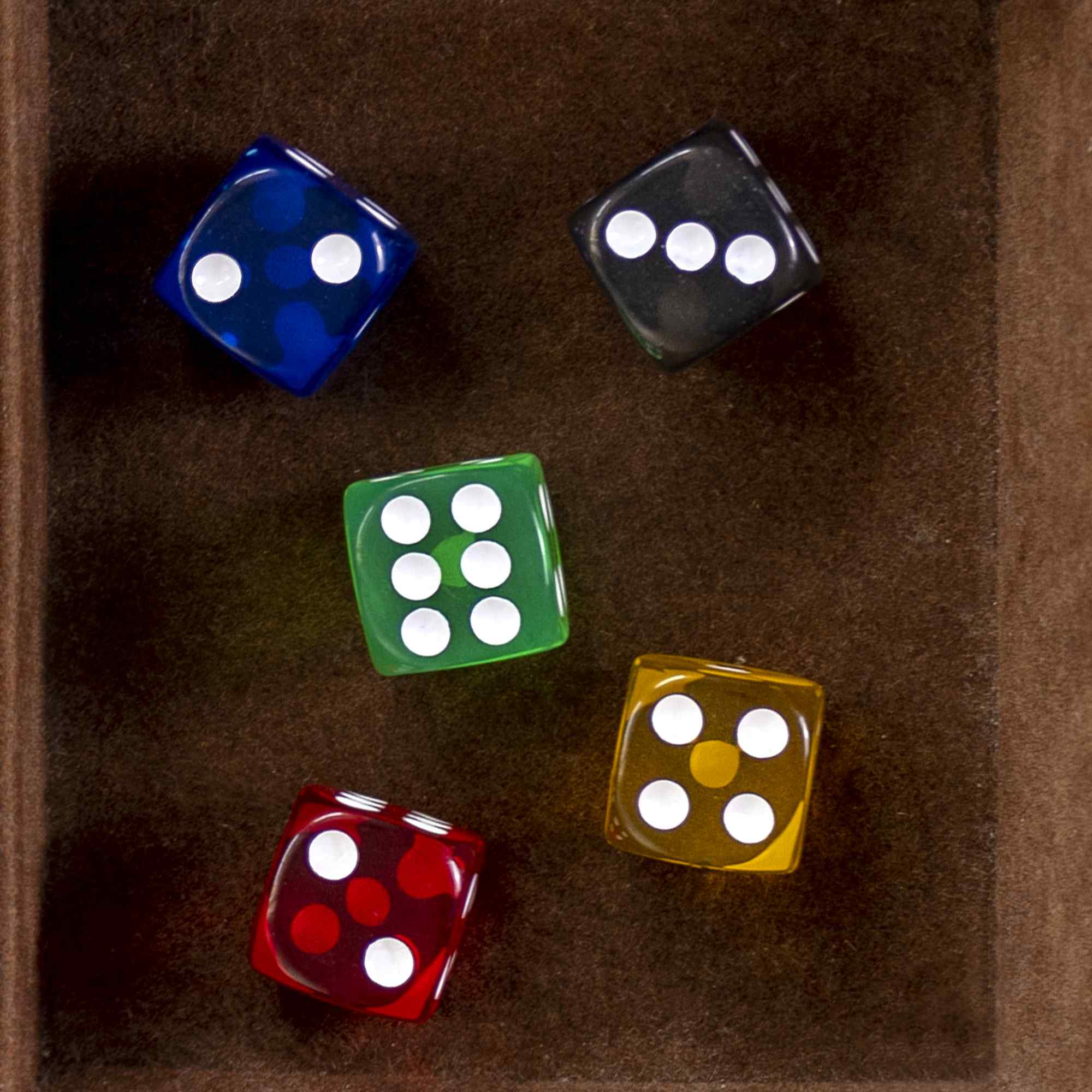 Dados 6 caras de 5 Colores Translúcidos Esquina Redondeados con Bolsa de Almacenamiento 50 unidades - imagen 6