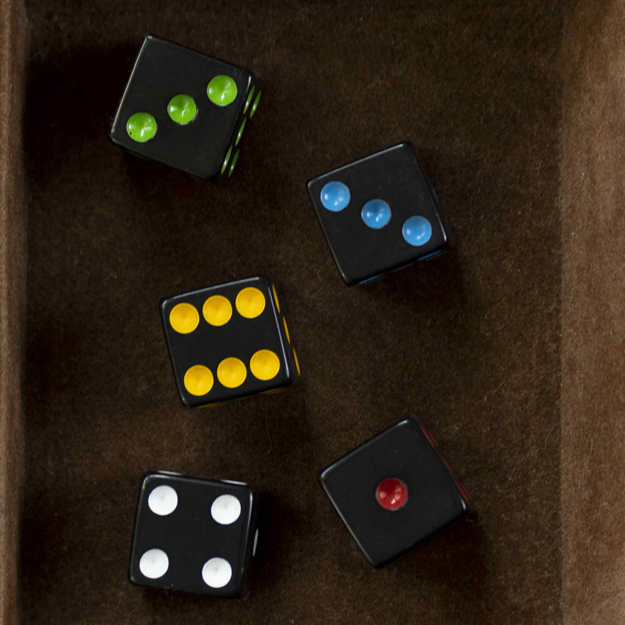 Dados 6 caras de 5 Color Negro multicolor Esquina Redondeados con Bolsa de Almacenamiento 50 unidades - imagen 7