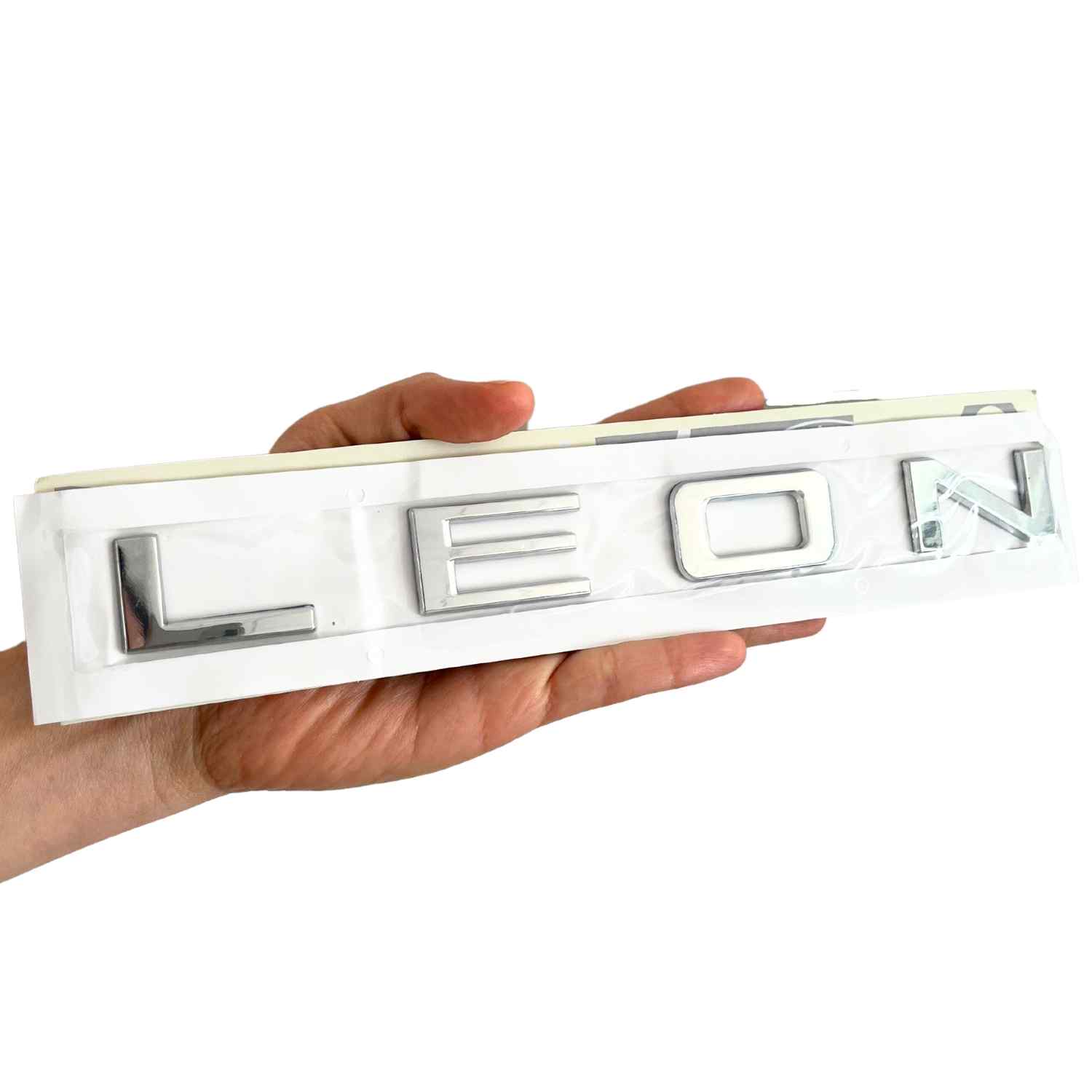 Emblema LEON adhesivo de letras compatible con Seat plateado brillo - imagen 3