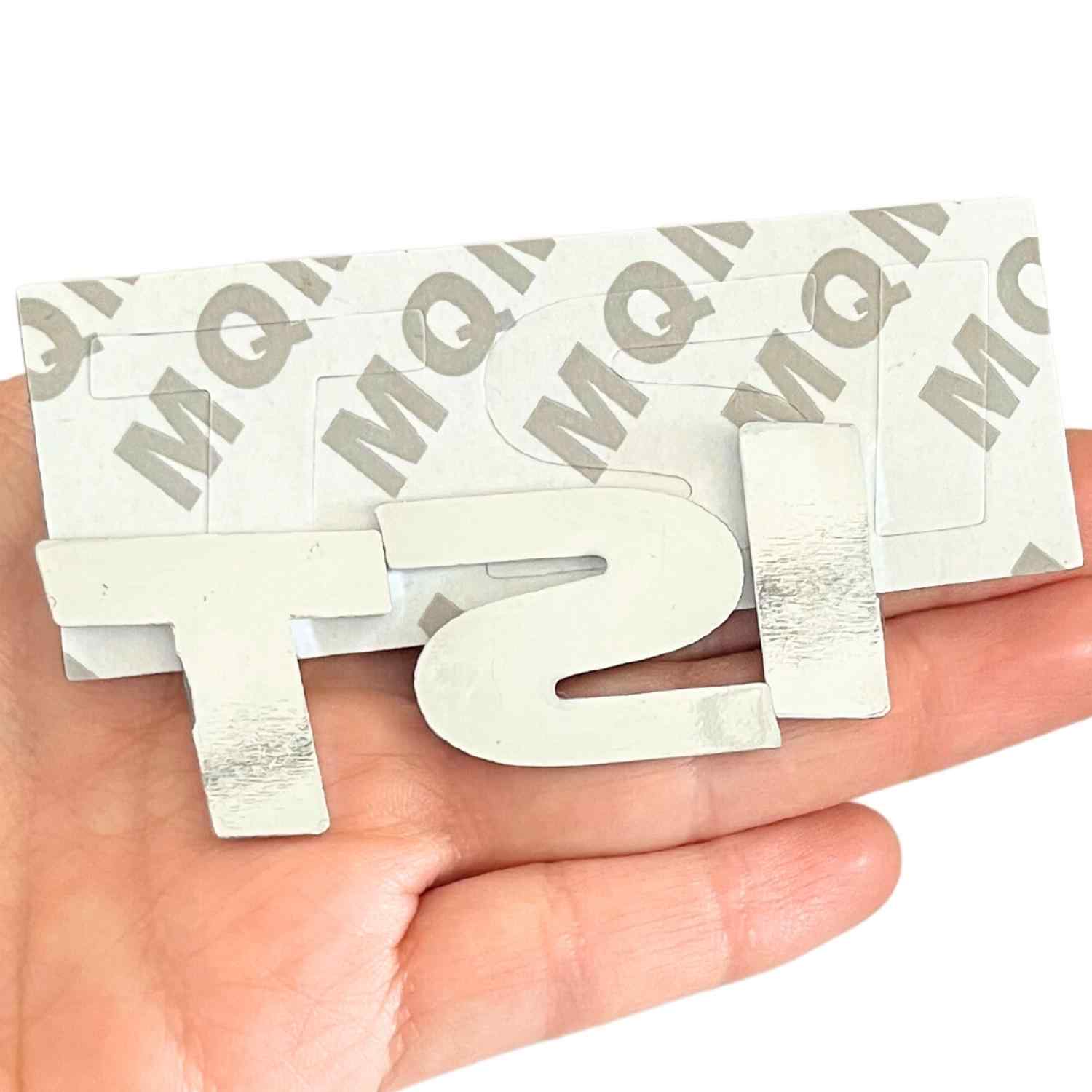 Emblema adhesivo plástico TSI compatible con VW plateado rojo 8 x 2.5 cm - imagen 5