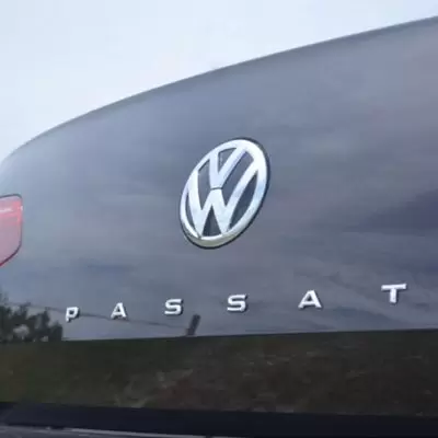 Emblema Passat adhesivo de letras compatible con VW plateado brillo 2021 - imagen 5