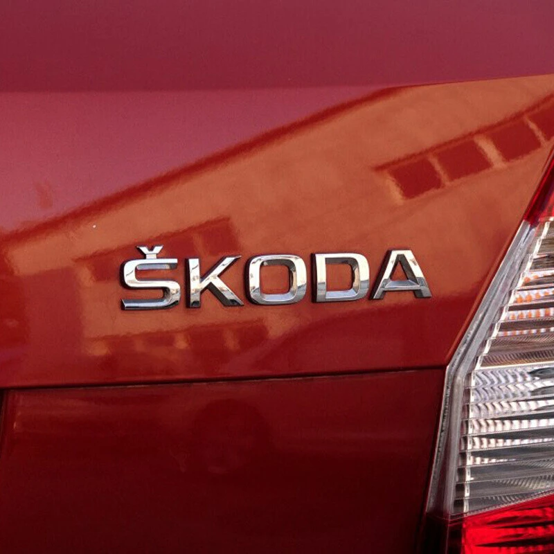 Emblema adhesivo de letras compatible con Skoda plateado brillo - imagen 6