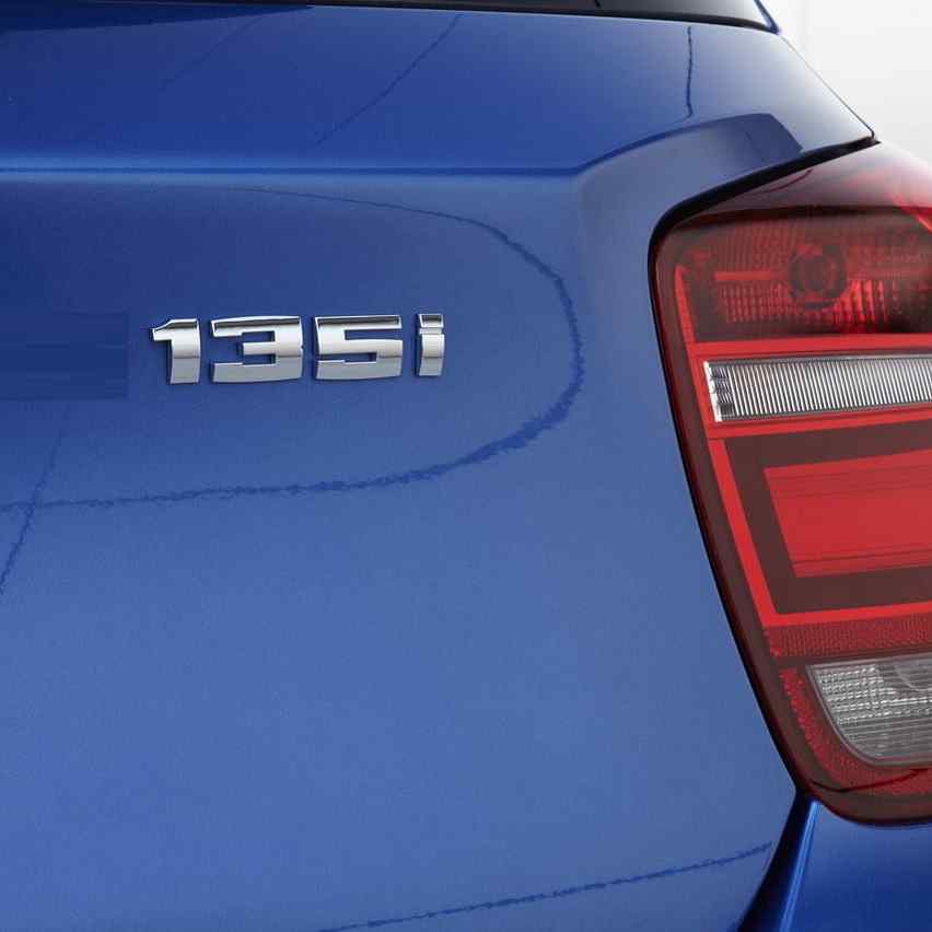 Emblema 135i adhesivo para maletero compatible con BMW plateado - imagen 1