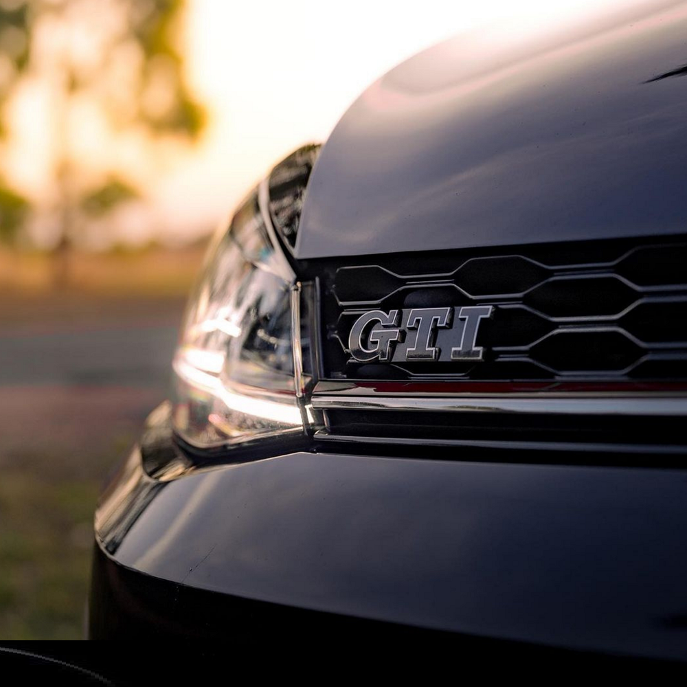 Emblema parrilla GTI compatible con VW negro - imagen 3