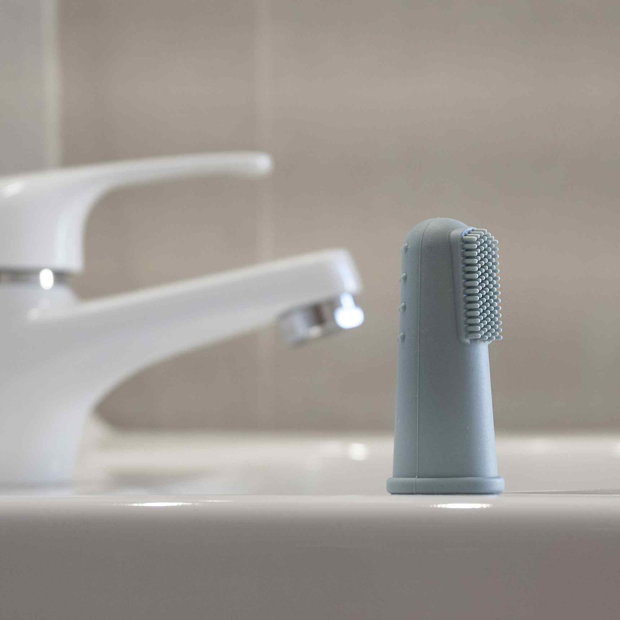 Cepillo de dientes para bebés suave para dedos azul - imagen 6