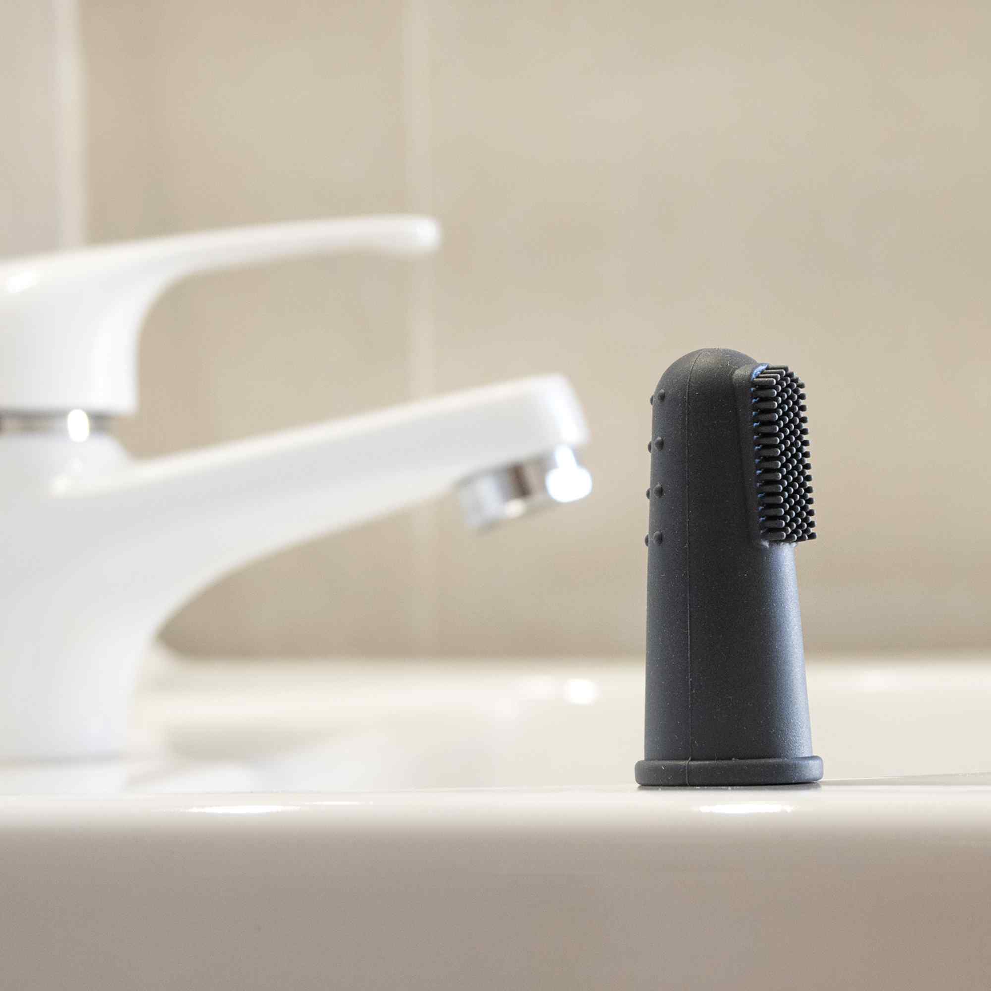 Cepillo de dientes para bebés suave para dedos Negro - imagen 6