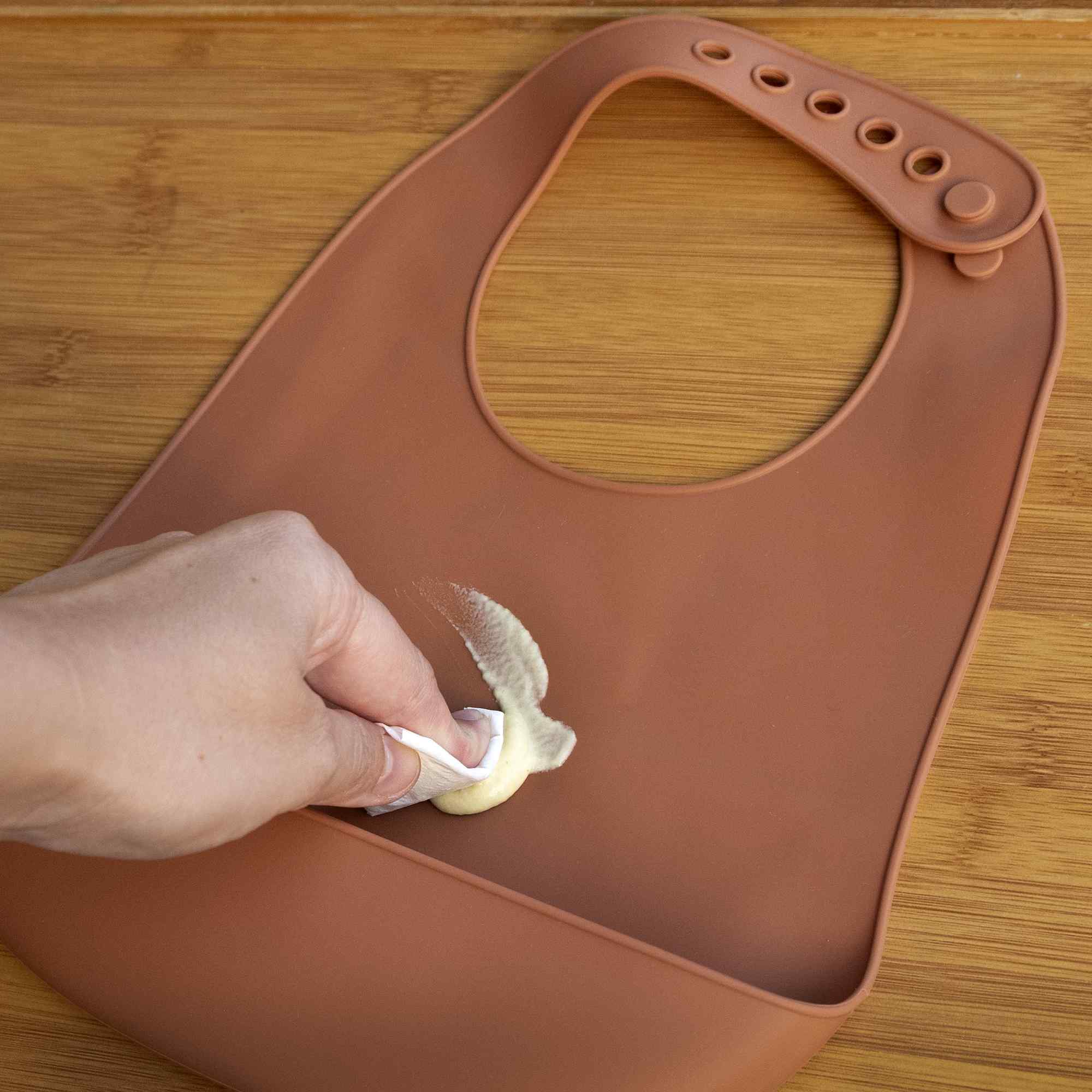 Babero silicona para bebe Naranja - imagen 4