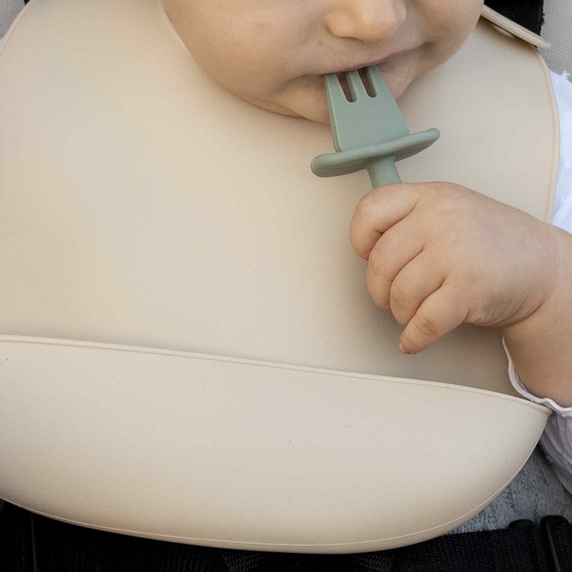 Babero silicona para bebe Crema - imagen 6