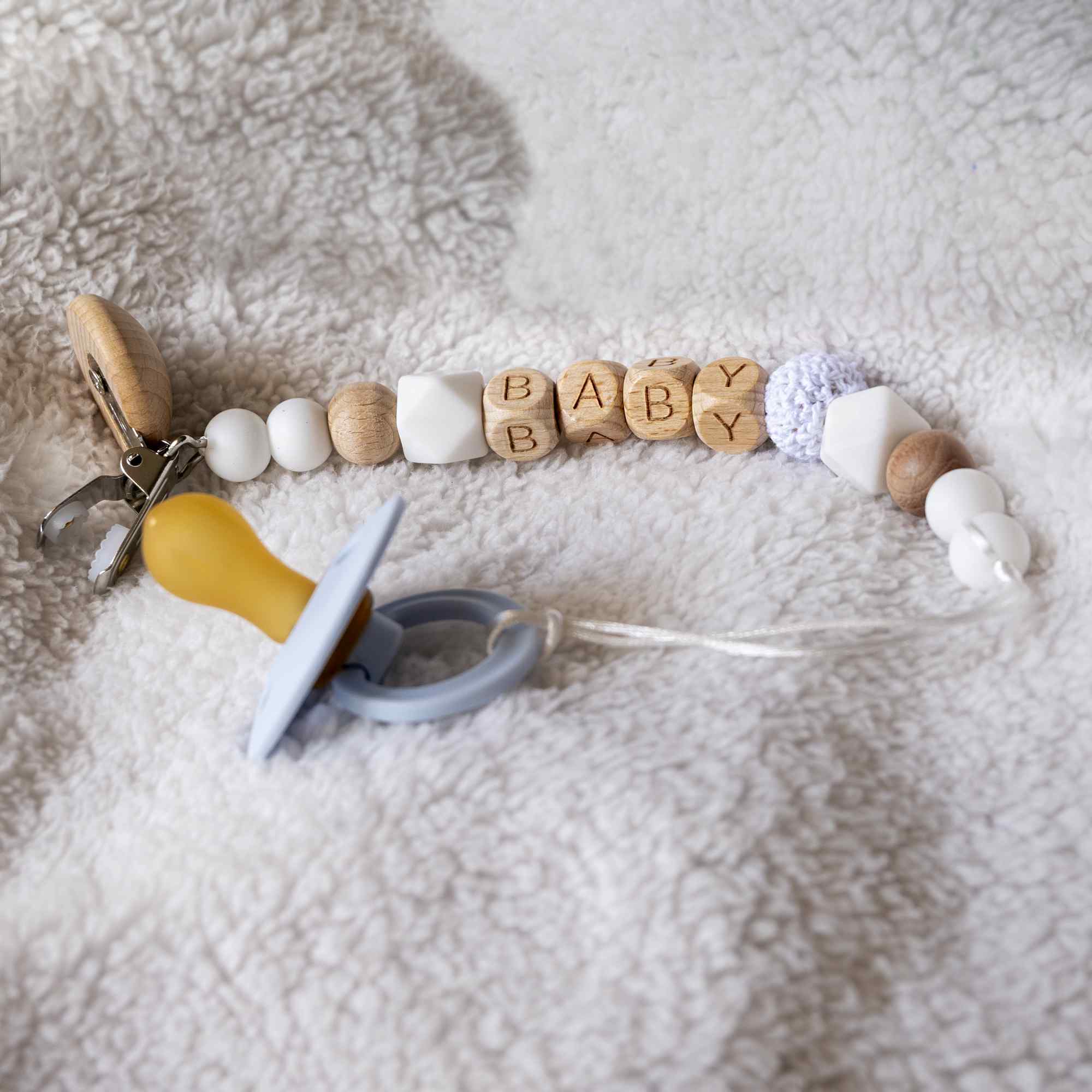 Cadena sujeta chupete silicona diseño baby madera blanco - imagen 3