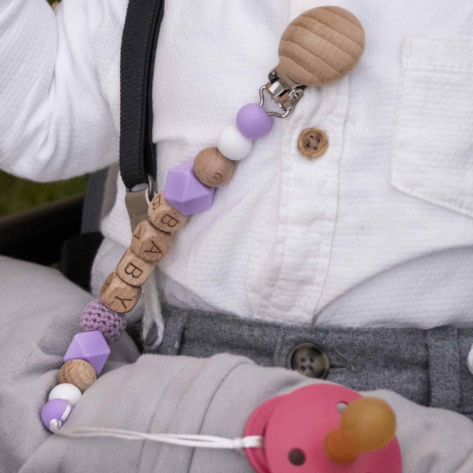 Cadena sujeta chupete silicona diseño baby madera morado - imagen 4