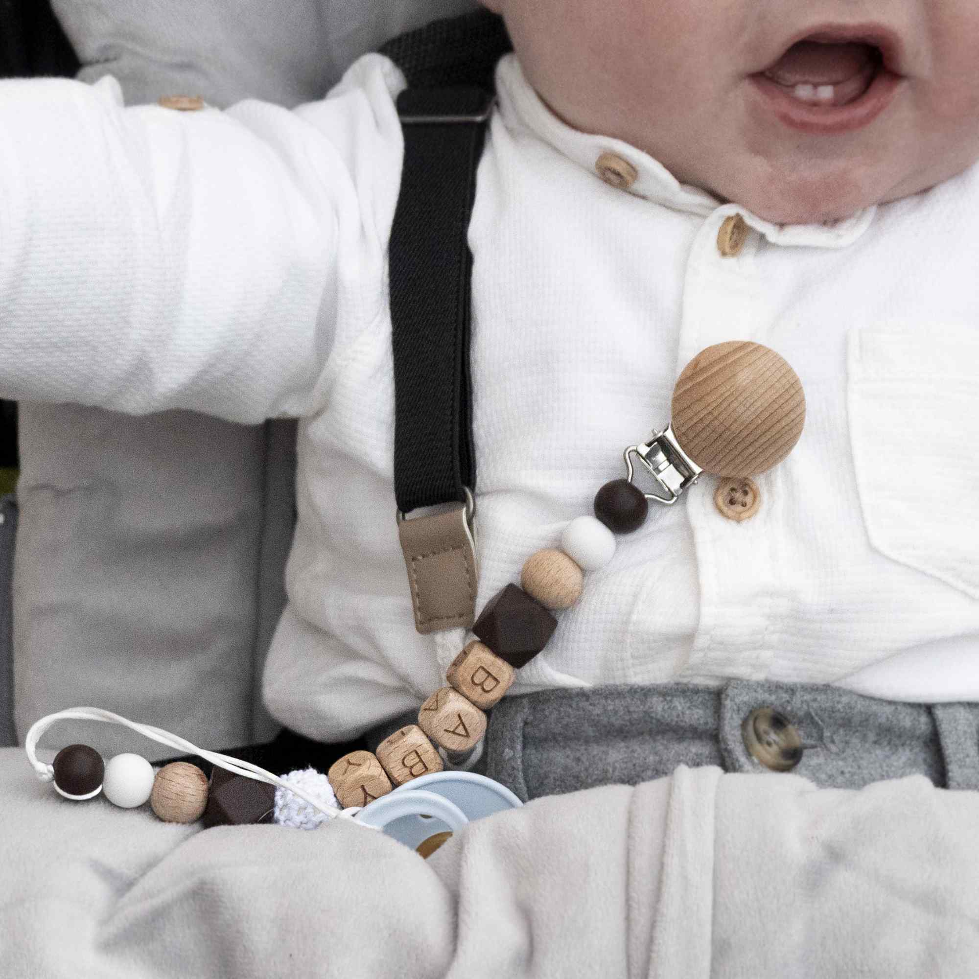 Cadena sujeta chupete silicona diseño baby madera marrón - imagen 5