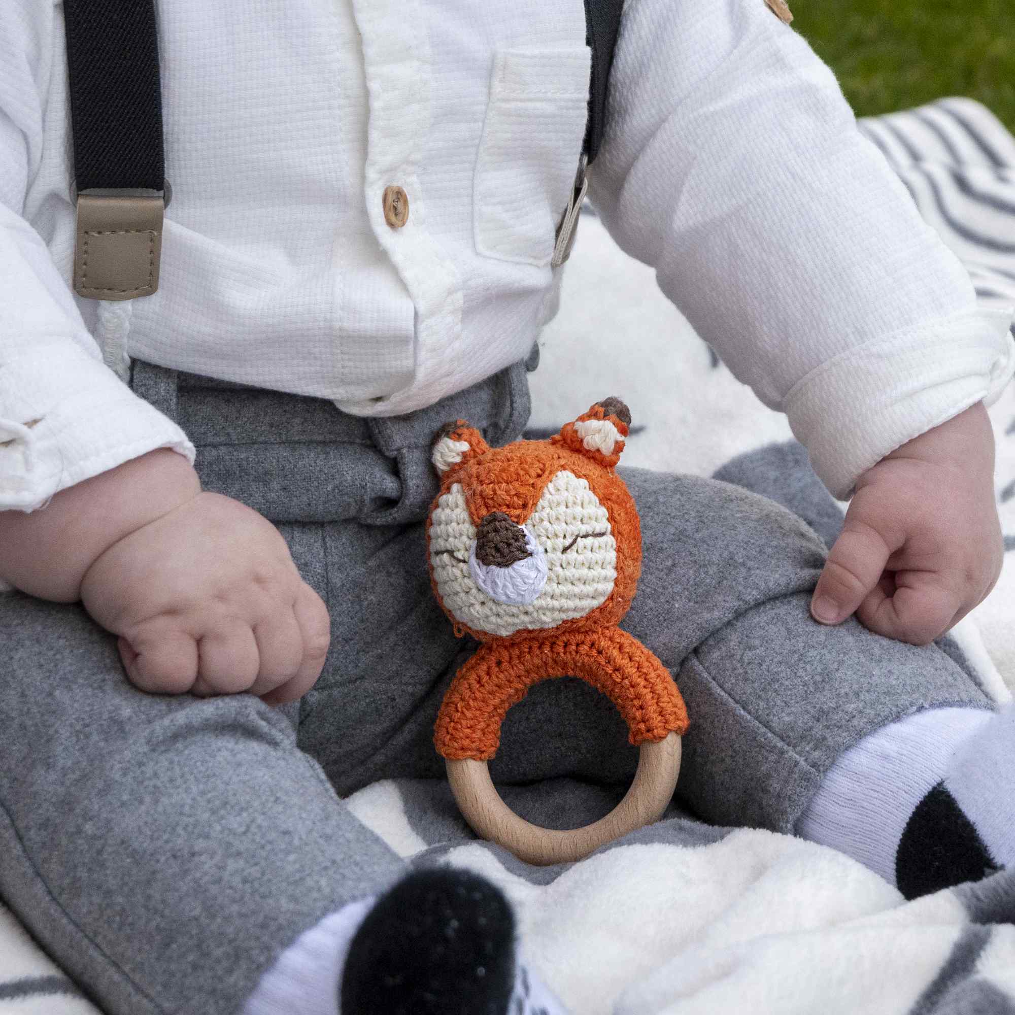Sonajero para bebe diseño zorro mango madera - imagen 5