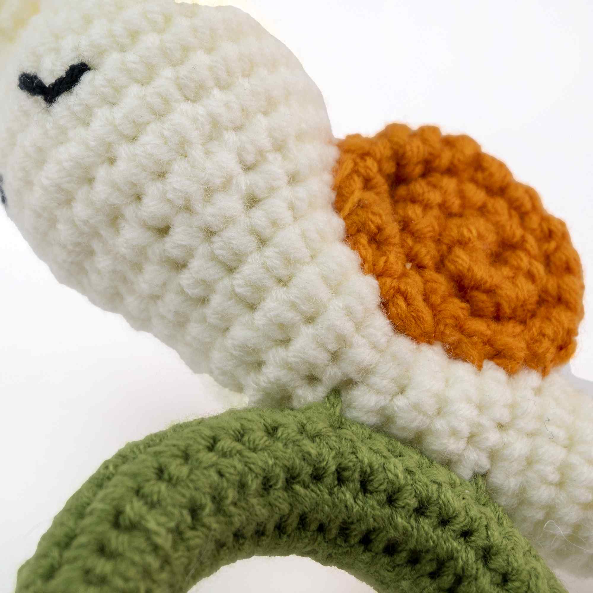 Sonajero para bebe diseño Caracol mango madera - imagen 2