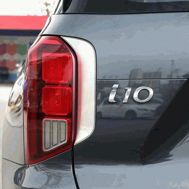 Emblema adhesivo metálico i10 Compatible Con Hyundai Plateado brillo - imagen 2
