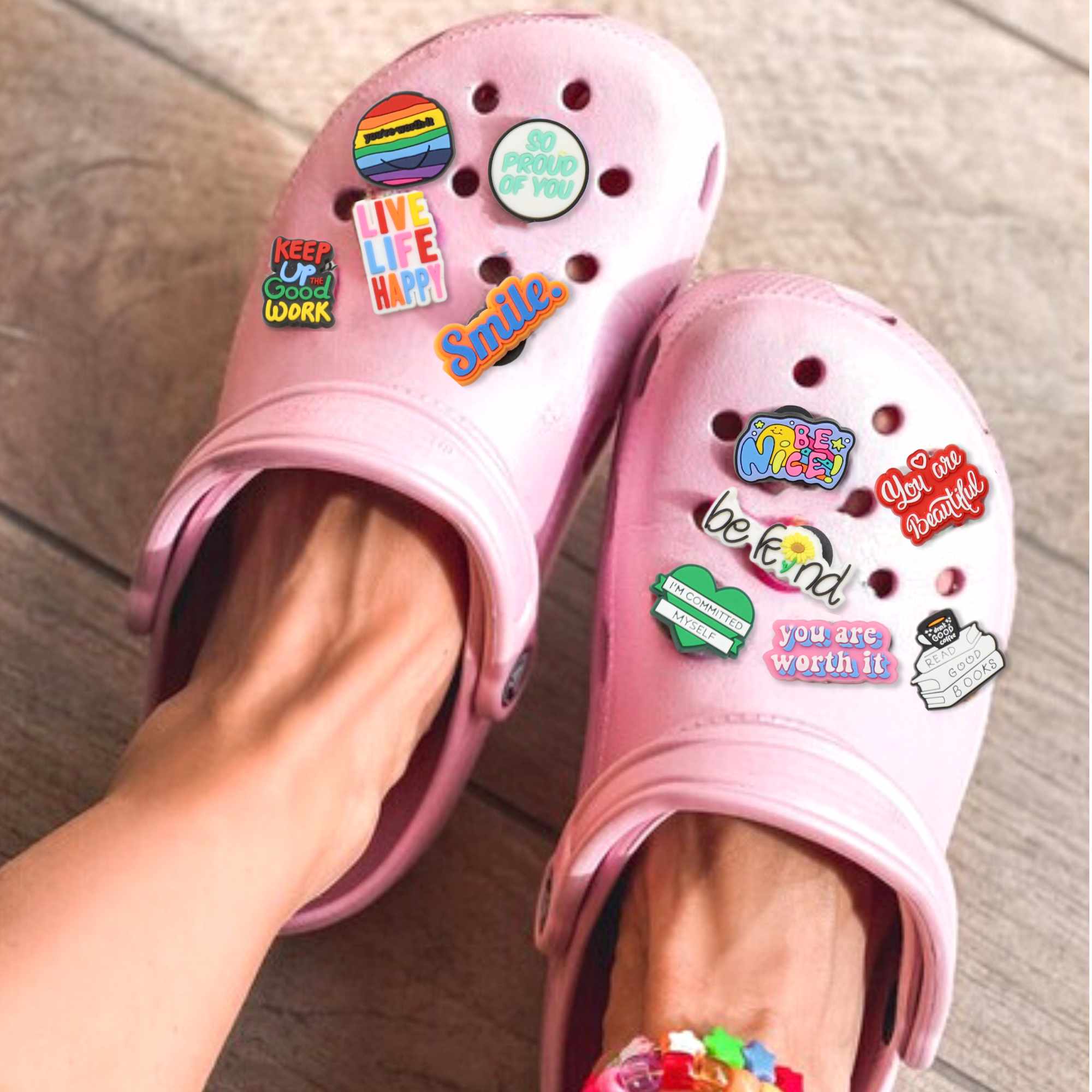Pines Charms para crocs diseño frases en ingles 20 unidades - imagen 6