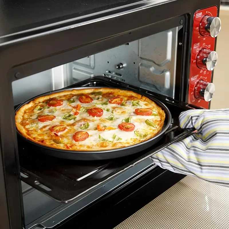 Bandeja Pizza Horno Redonda Antiadherente y Perforada 33 cm Negro - imagen 3