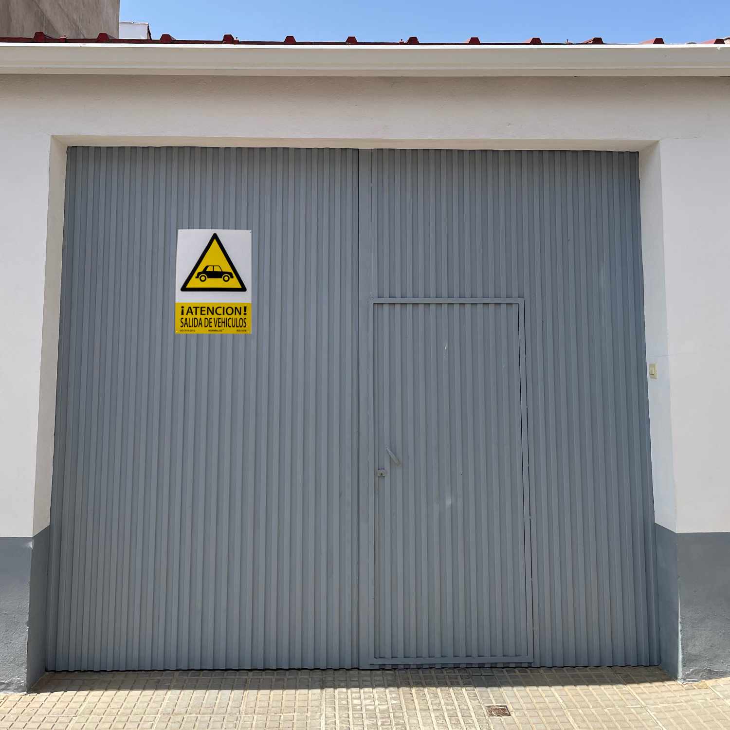 Señal Atencion Salida De Vehiculos PVC 21x30 cm - imagen 4