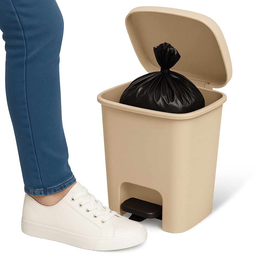 Cubo basura plastico apertura pedal moderno 27 Litros Beige