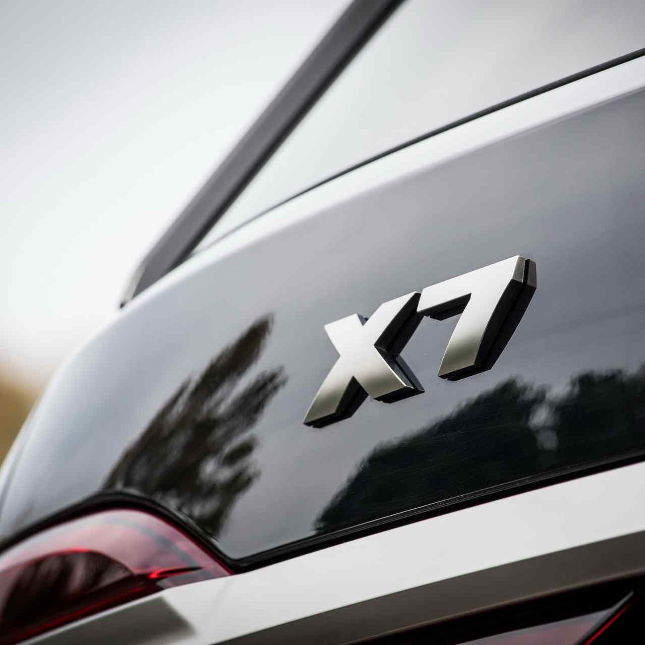 Emblema Adhesivo X7 para Maletero compatible con BMW plateado - imagen 2