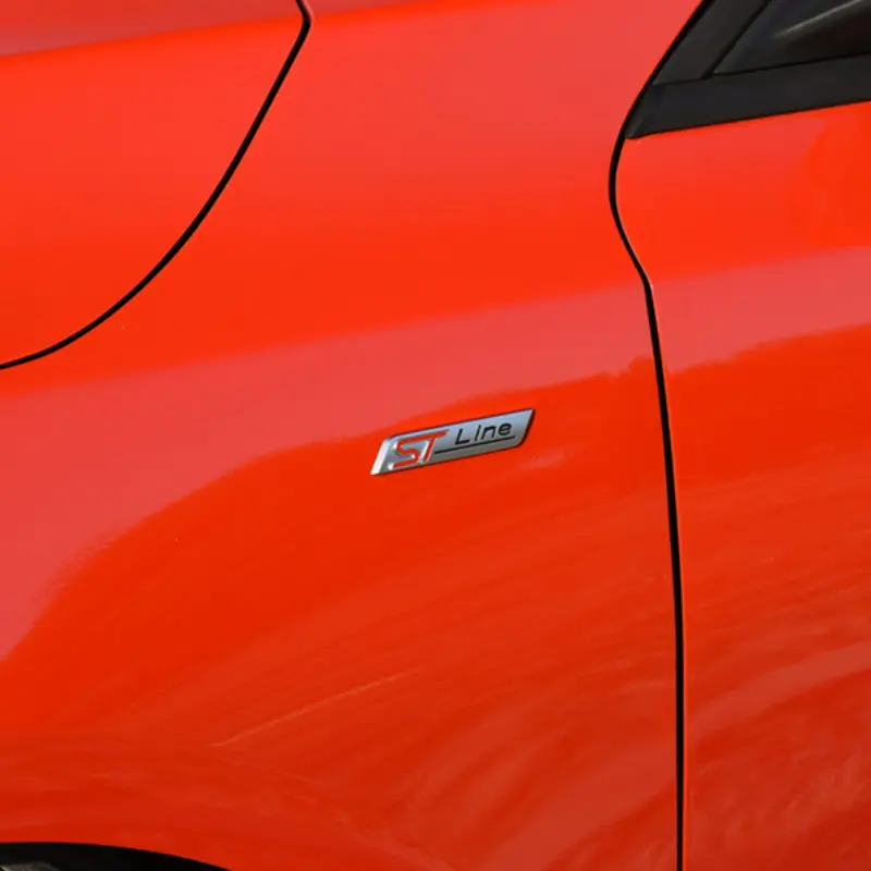 Emblema Adhesivo metálico ST Line plateado compatible con Ford - imagen 5