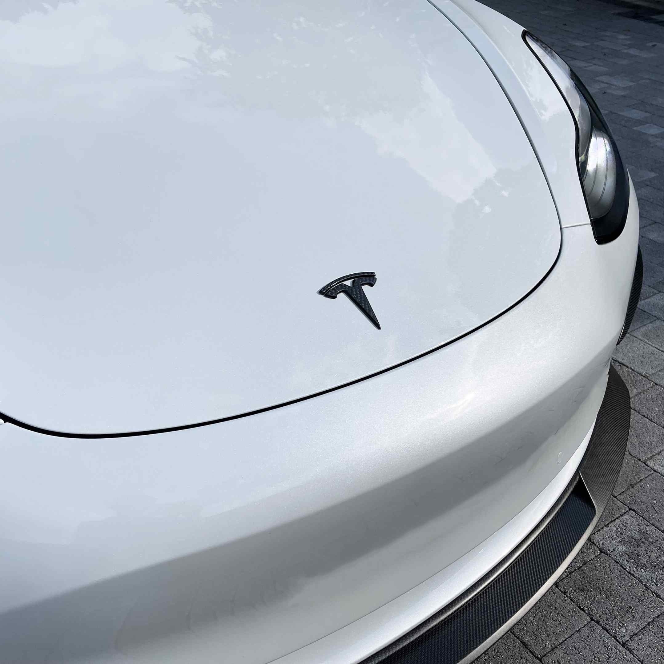Emblema Adhesivo para capo compatible con Tesla negro mate - imagen 3